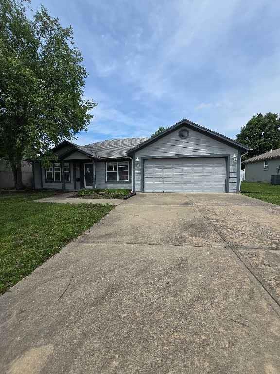 1208 Aspen Dr, Greenwood, MO 64034