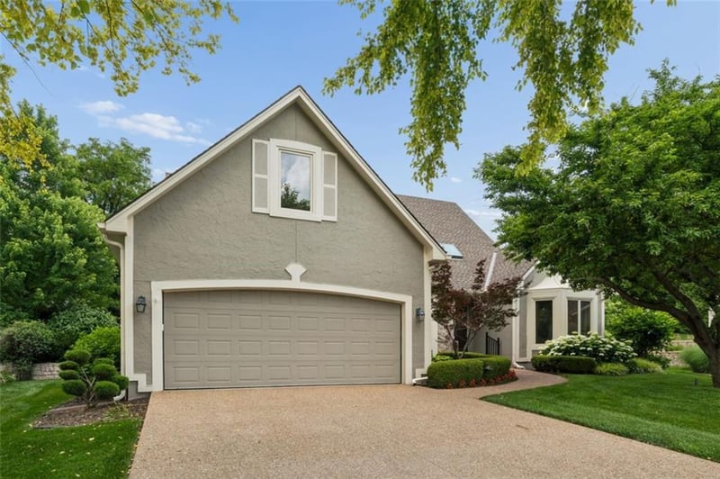 12605 Cedar St, Leawood, KS 66209