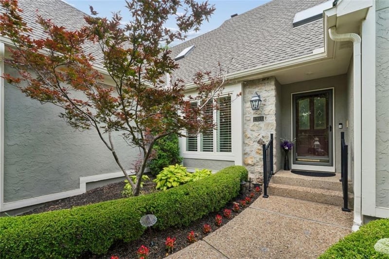 12605 Cedar St, Leawood, KS 66209