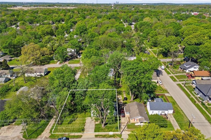 1506 Hedges Ave, Independence, MO 64052