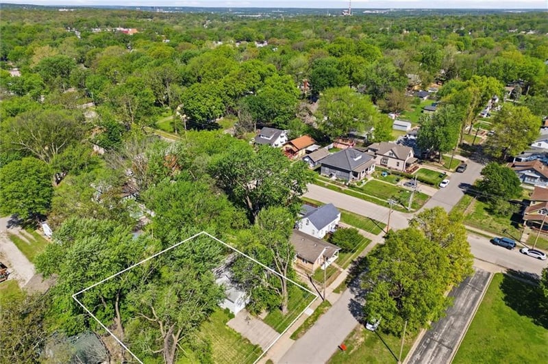 1506 Hedges Ave, Independence, MO 64052