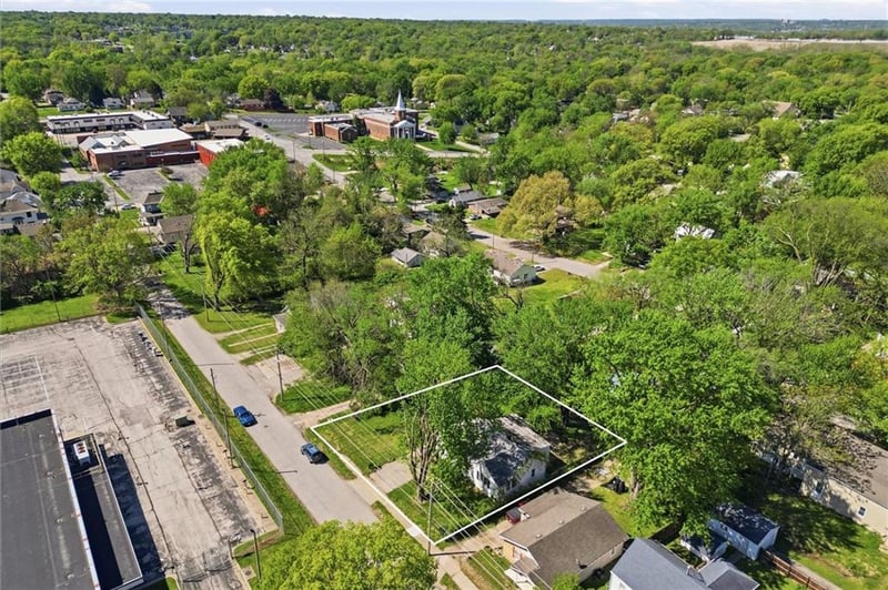 1506 Hedges Ave, Independence, MO 64052