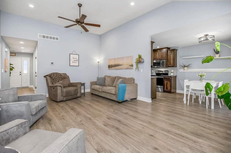 12209 N Pomona Ln, Kansas City, MO 64163