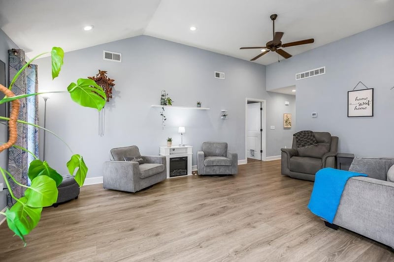 12209 N Pomona Ln, Kansas City, MO 64163