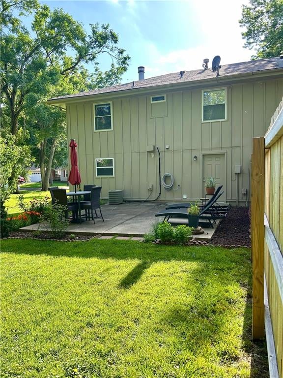 8507 Grandview Ave, Overland Park, KS 66212