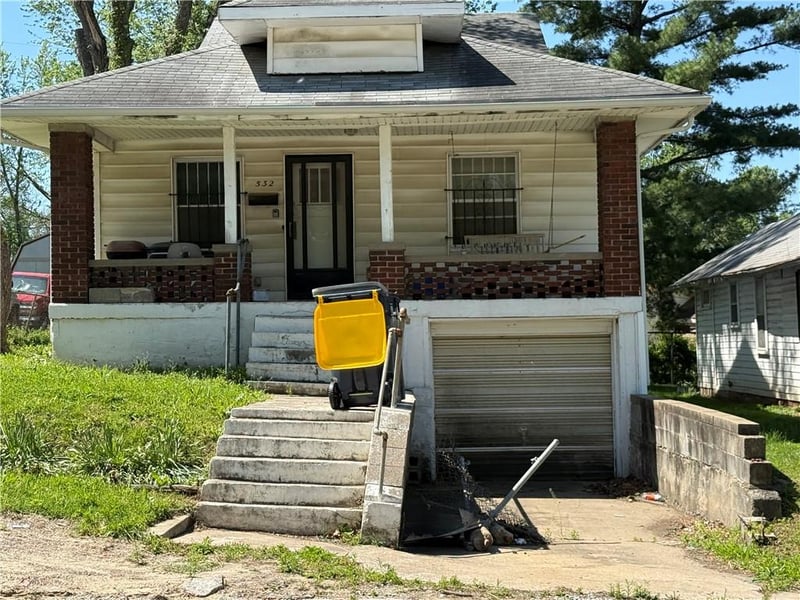 532 Blue Ridge Blvd, Kansas City, MO 64125