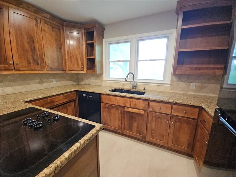 10913 50th Ter, Shawnee, KS 66203