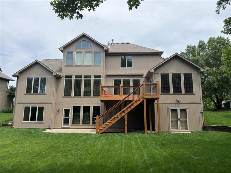1613 Shadow Valley Dr, Lee's Summit, MO 64064