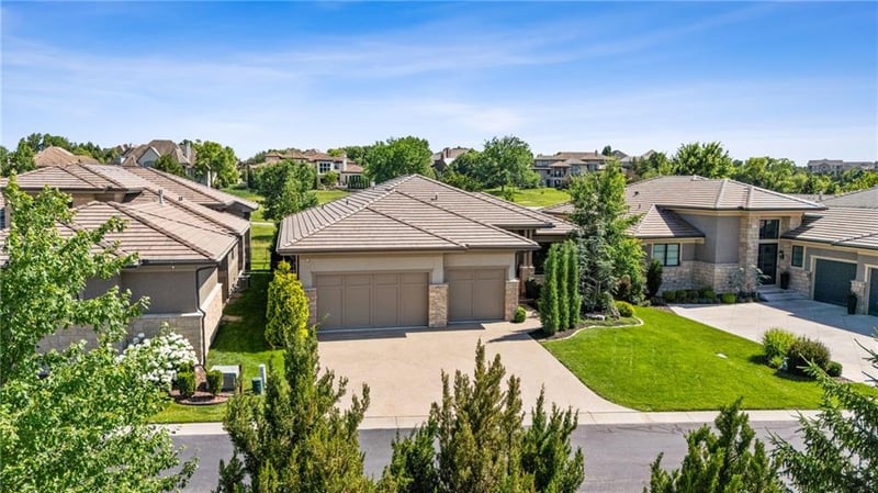 5917 137th St, Overland Park, KS 66223