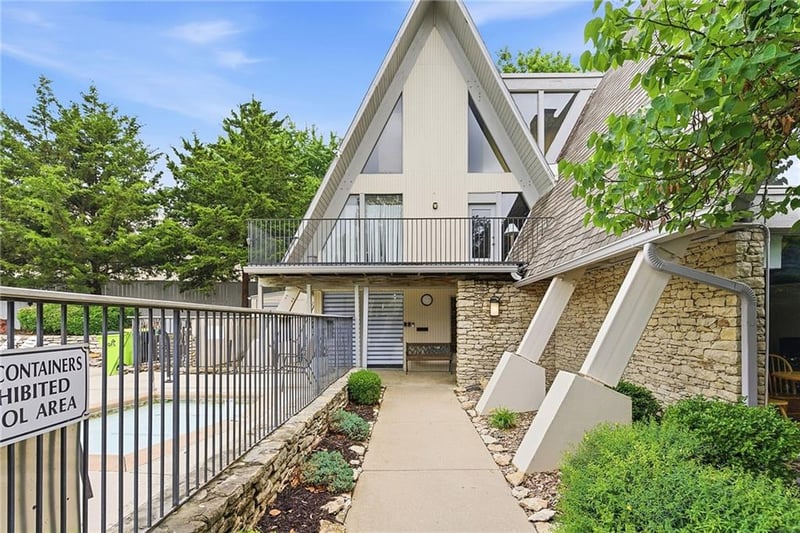 10245 Conser St, Overland Park, KS 66212
