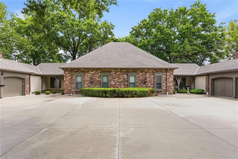 10245 Conser St, Overland Park, KS 66212
