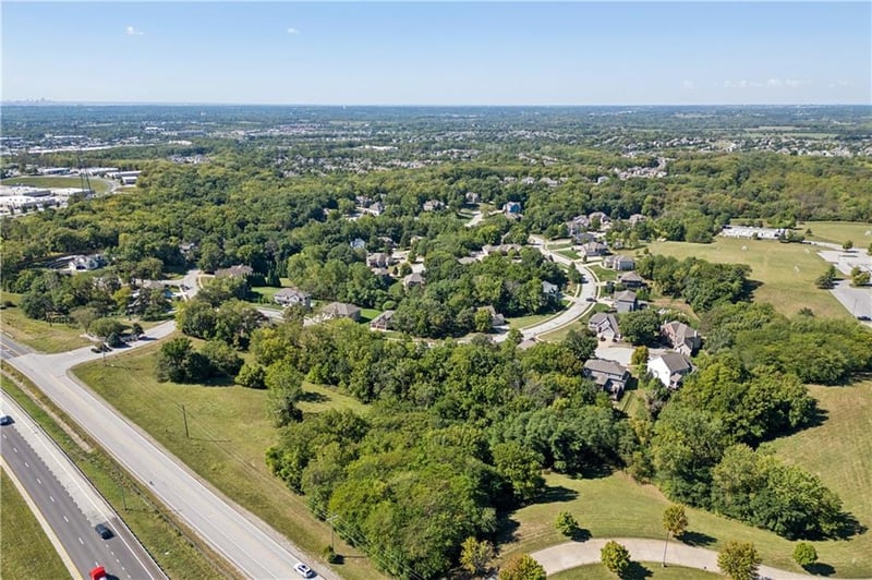 1548 Timber Ridge Dr, Liberty, MO 64068