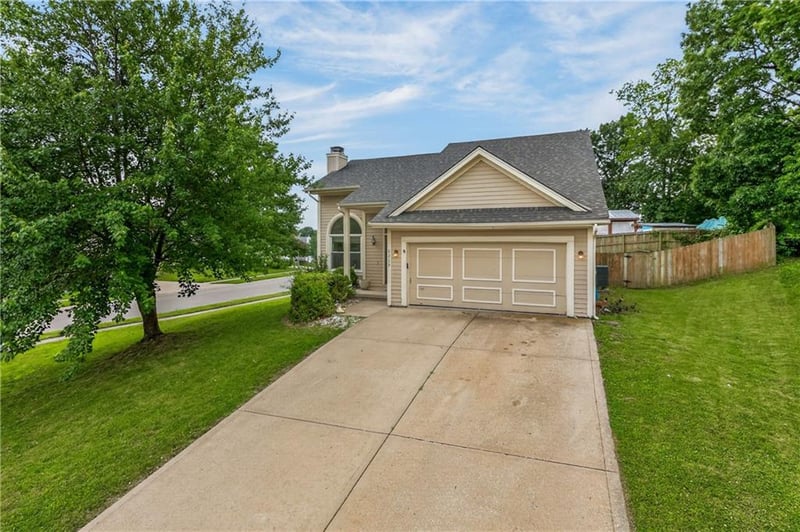 6209 48th Ter, Kansas City, MO 64119