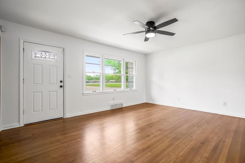 616 Lee Ave, Olathe, KS 66061