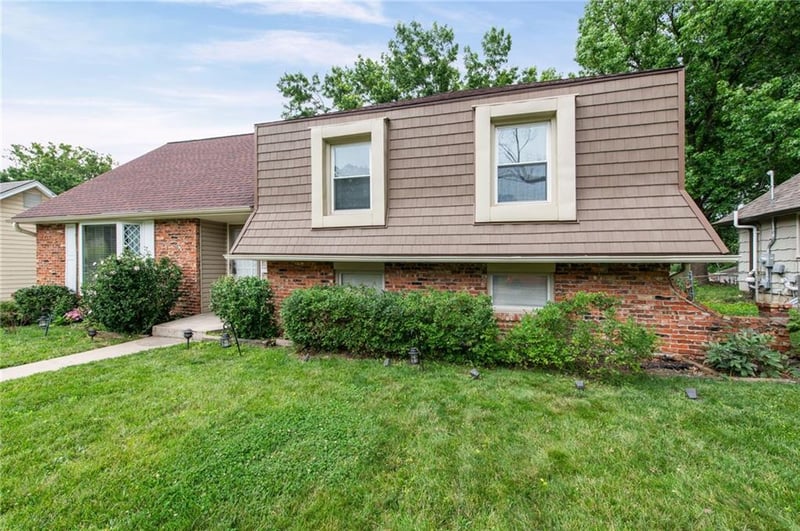 6819 Birch Ln, Kansas City, MO 64151
