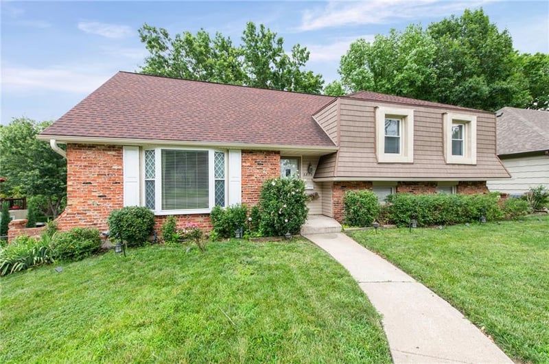 6819 Birch Ln, Kansas City, MO 64151