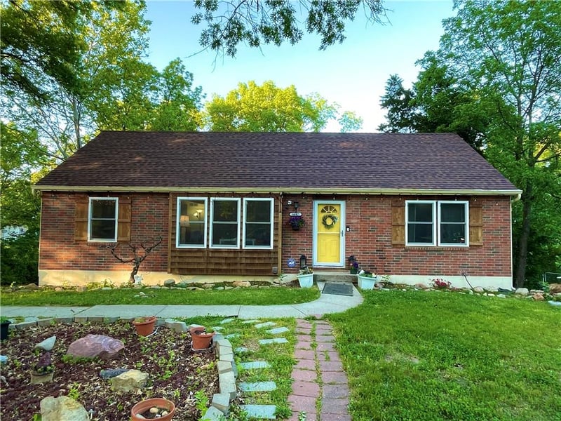 6607 Quail Run Dr, Kansas City, MO 64152
