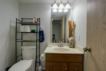 10545 E 46th Ter, Kansas City, MO 64133