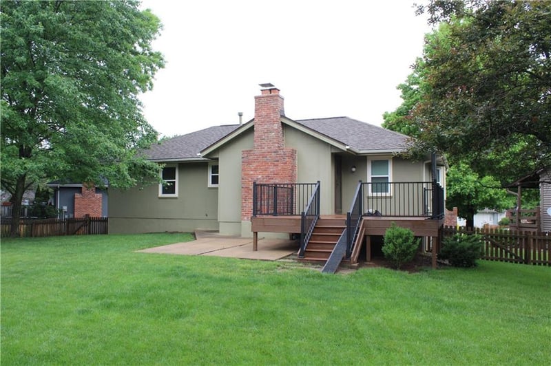 243 Brownfield Ct, Lee's Summit, MO 64063