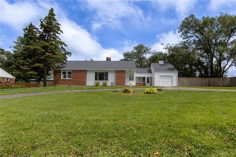 216 83rd Ter, Kansas City, MO 64118