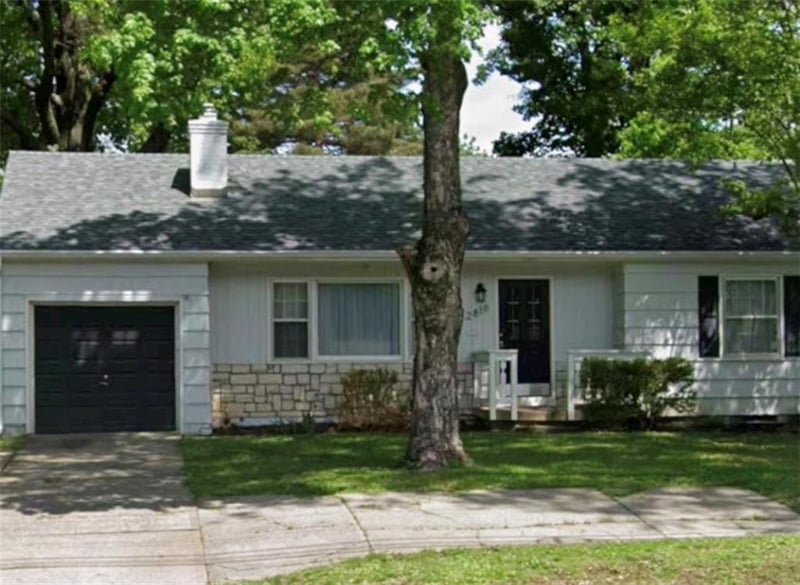 2816 75th St, Prairie Village, KS 66208