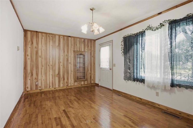 818 Houston St, Adrian, MO 64720