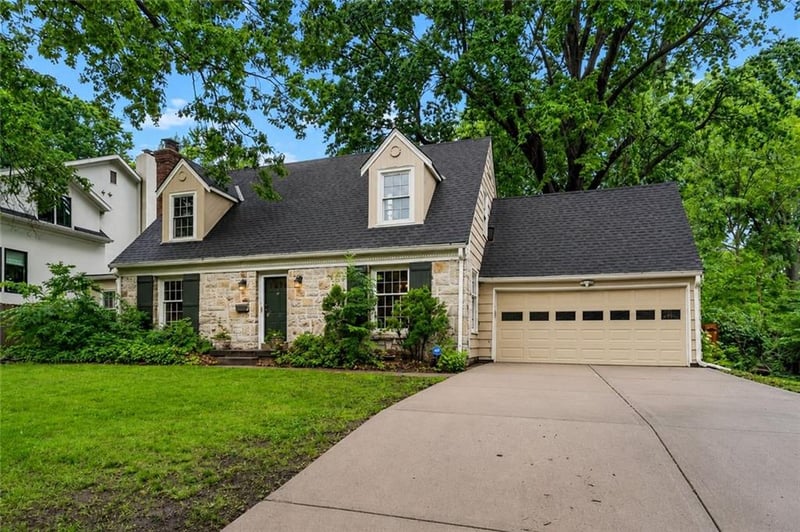 6042 Howe Dr, Fairway, KS 66205