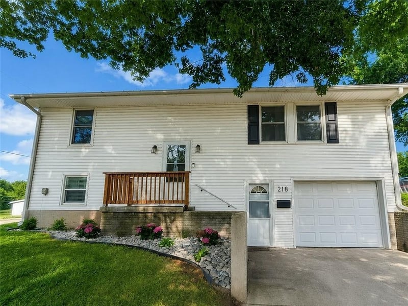218 Hale St, Carrollton, MO 64633