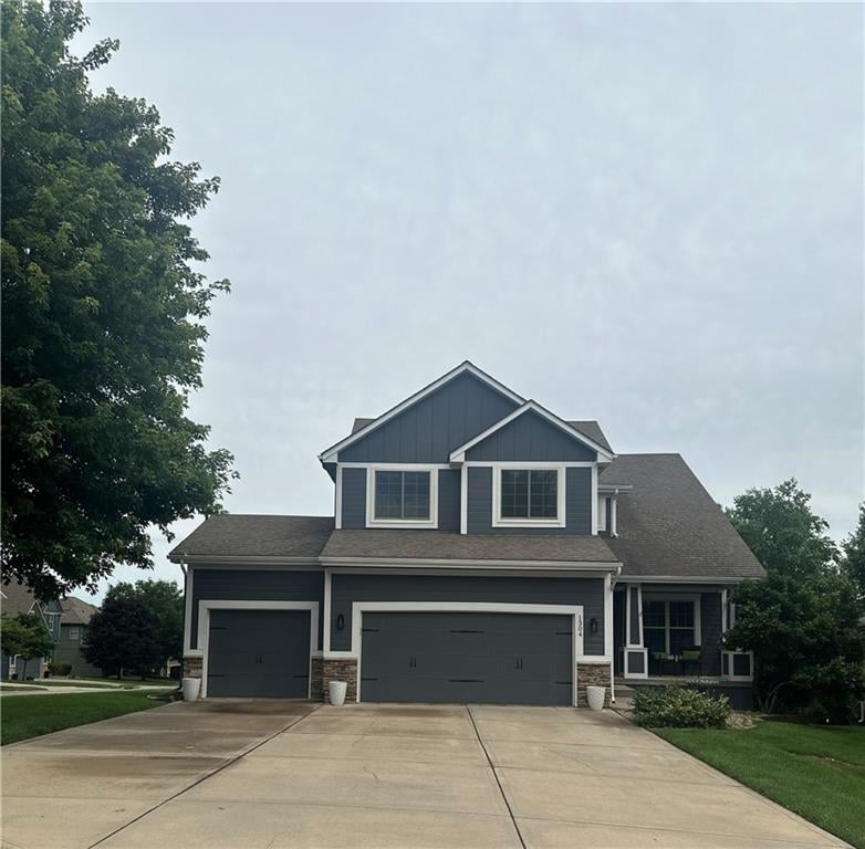 1304 Ashdown Cir, Raymore, MO 64083