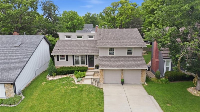 604 Burning Tree St, Lee's Summit, MO 64064
