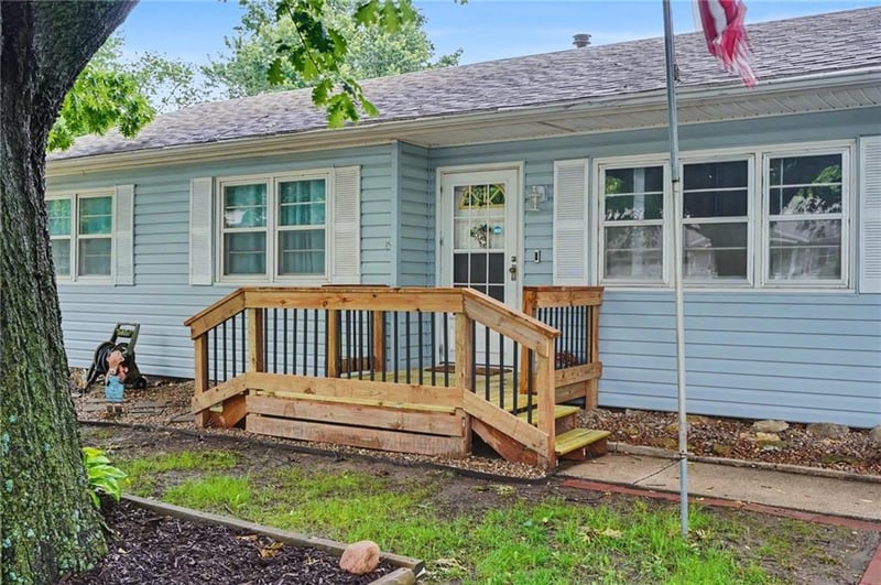 1615 Glenn Dr, Lawrence, KS 66044