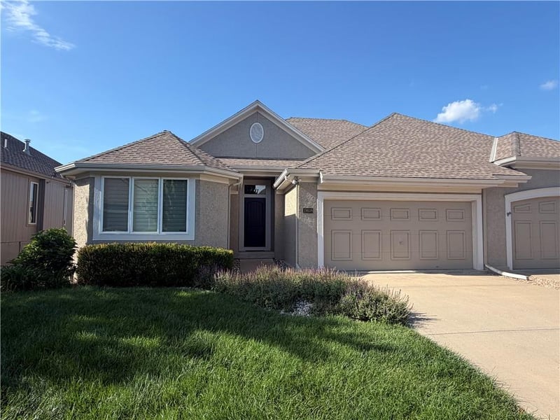 19608 100th St, Lenexa, KS 66220