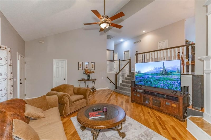 10912 Cottonwood St, Lenexa, KS 66215