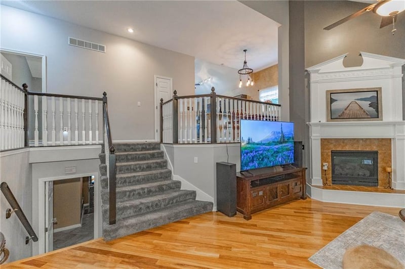 10912 Cottonwood St, Lenexa, KS 66215