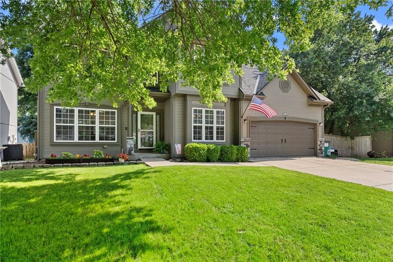 22217 51st St, Shawnee, KS 66226