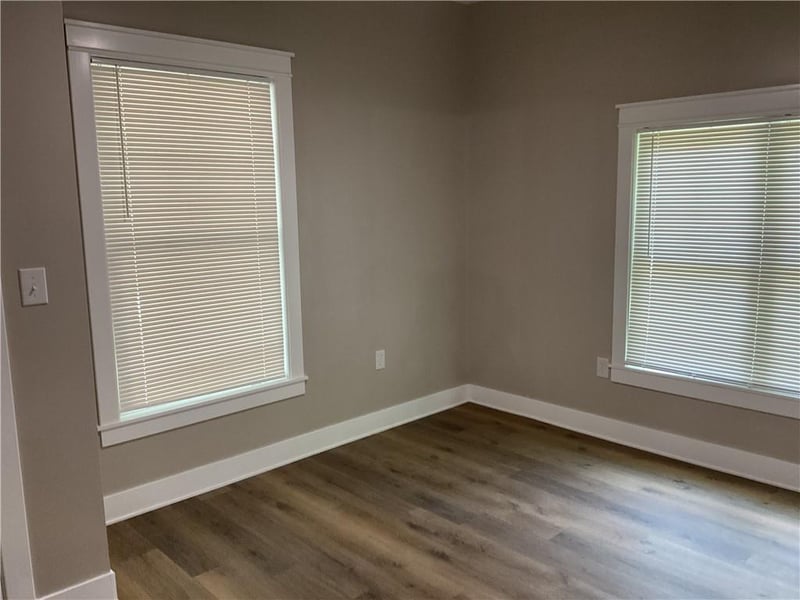 588 Richfield Rd, Liberty, MO 64068