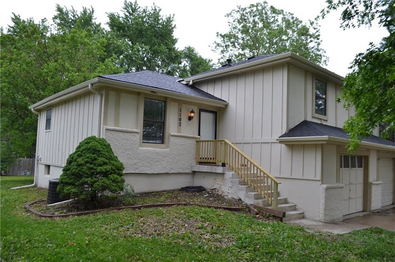 1102 Sheridan St, Olathe, KS 66061
