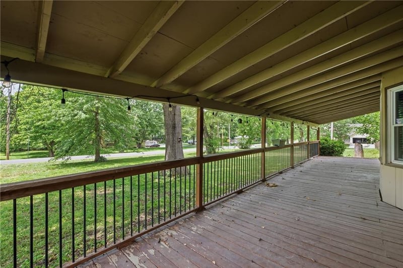 3209 155th St, Basehor, KS 66007