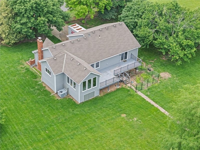 6888 W 185th Ter, Stilwell, KS 66085