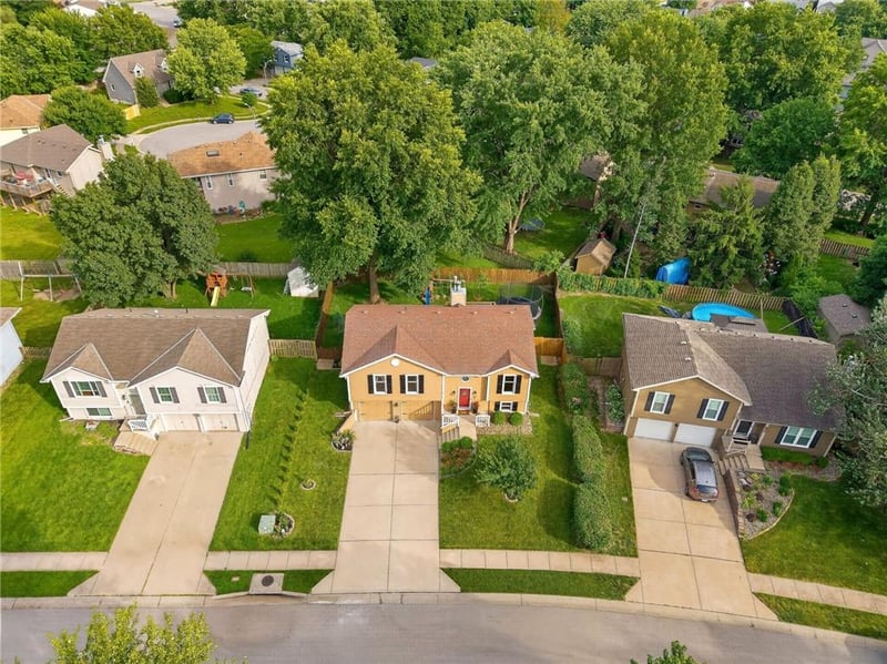 8819 NE 74th Ter, Kansas City, MO 64158
