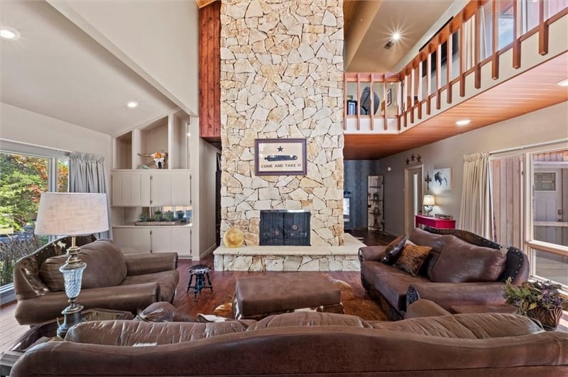 402 Lees Circle Dr, Fort Scott, KS 66701