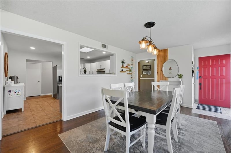 6823 Barton Dr, Shawnee, KS 66203