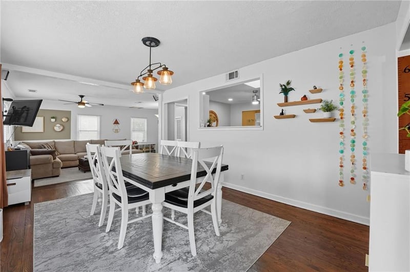 6823 Barton Dr, Shawnee, KS 66203