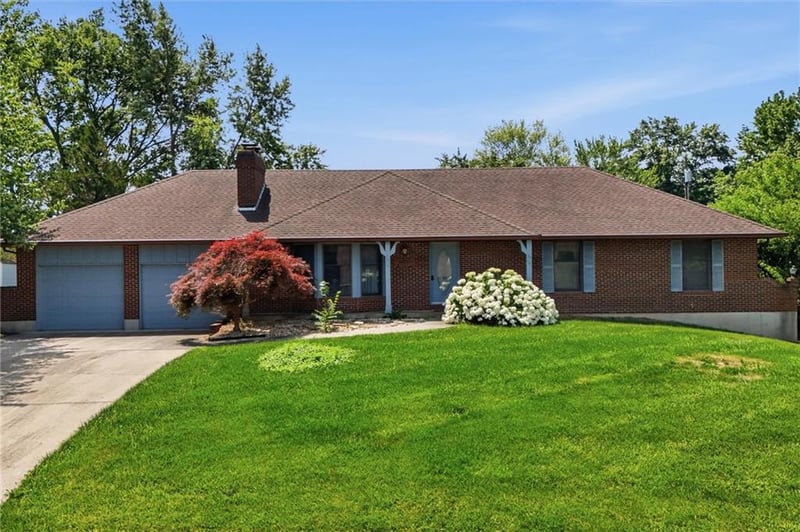 303 Dauxville Dr, Richmond, MO 64085