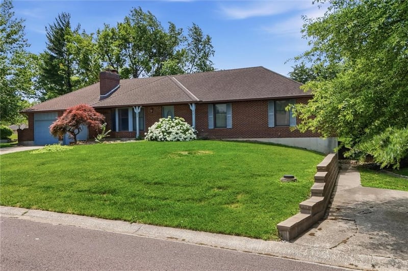 303 Dauxville Dr, Richmond, MO 64085