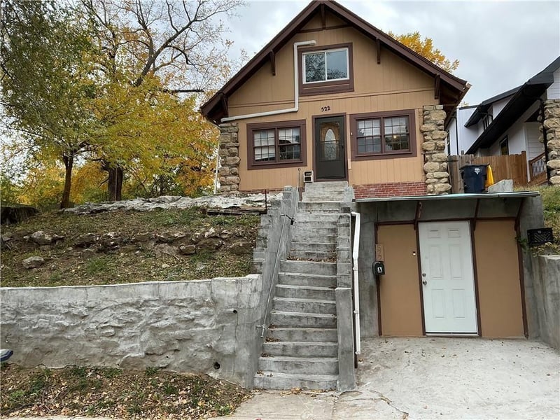 522 Kensington Ave, Kansas City, MO 64124