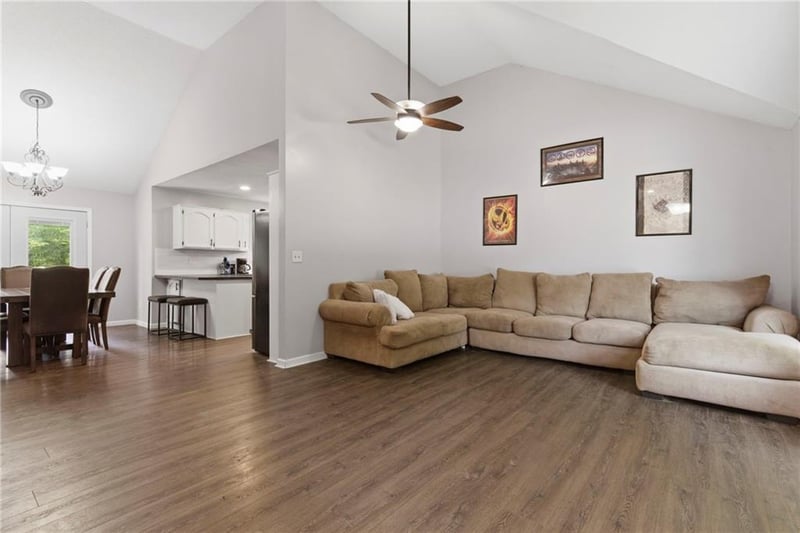 1012 Pennington Pl, Blue Springs, MO 64015