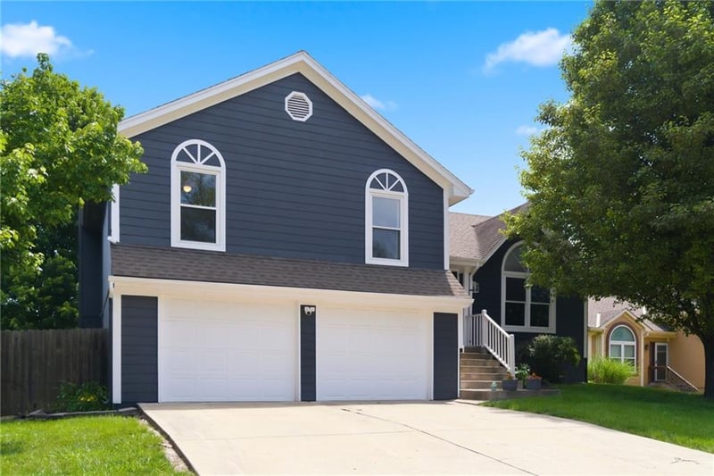 1012 Pennington Pl, Blue Springs, MO 64015
