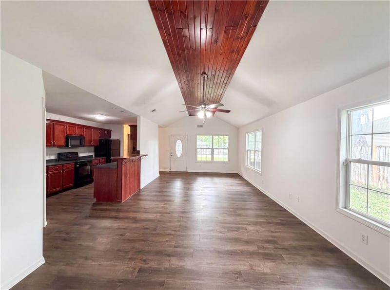 905 Butler Ter, Harrisonville, MO 64701