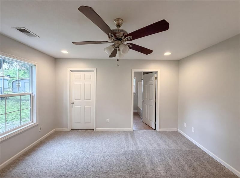905 Butler Ter, Harrisonville, MO 64701